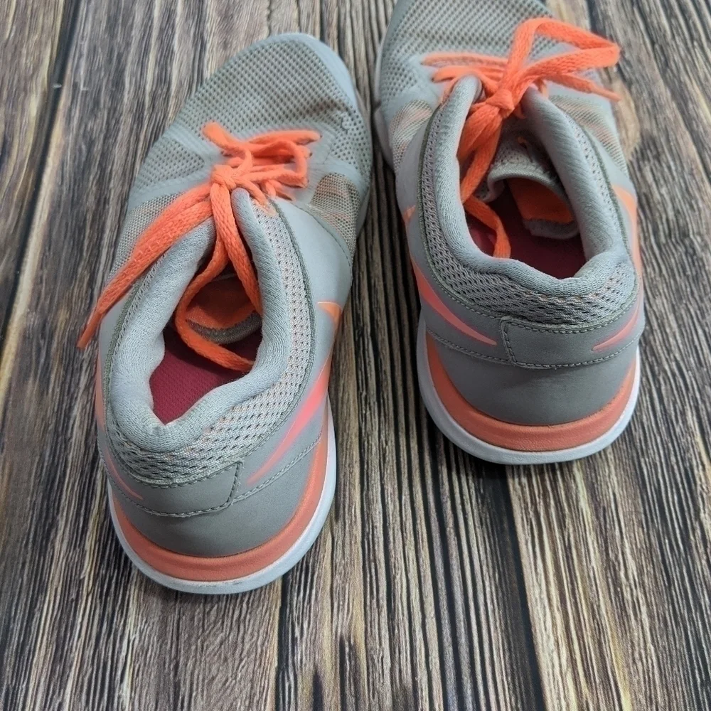 Women's 9.5 Nikes